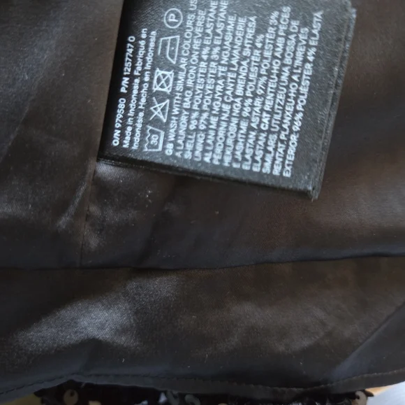 NWT WOMENS H&M BLACK SEQUINS & FRONT BOW CROPPED SHORT SLEEVE EVENING TOP SMALL - Picture 6 of 8